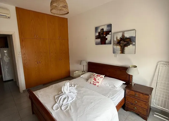 Elena One Bedroom Budget - License No 06991 *