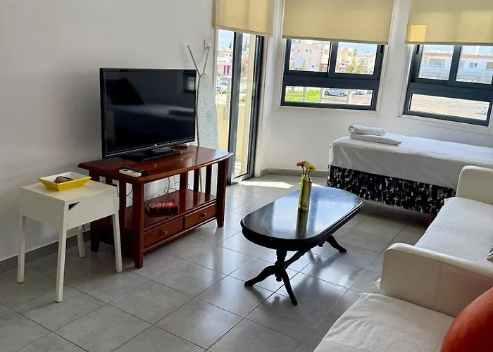 Elena One Bedroom Budget - License No 06991 Paralimni
